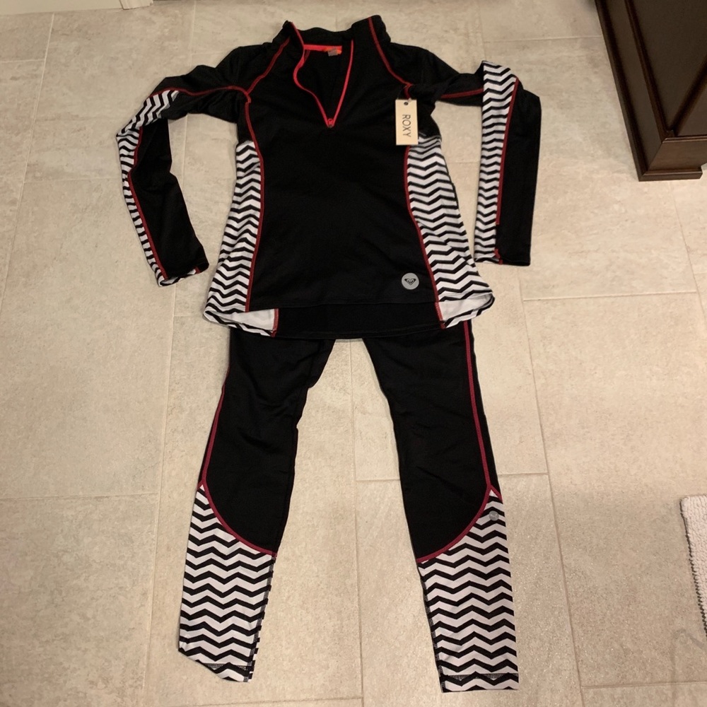 NWT. Roxy Active Top and Matching Leggings